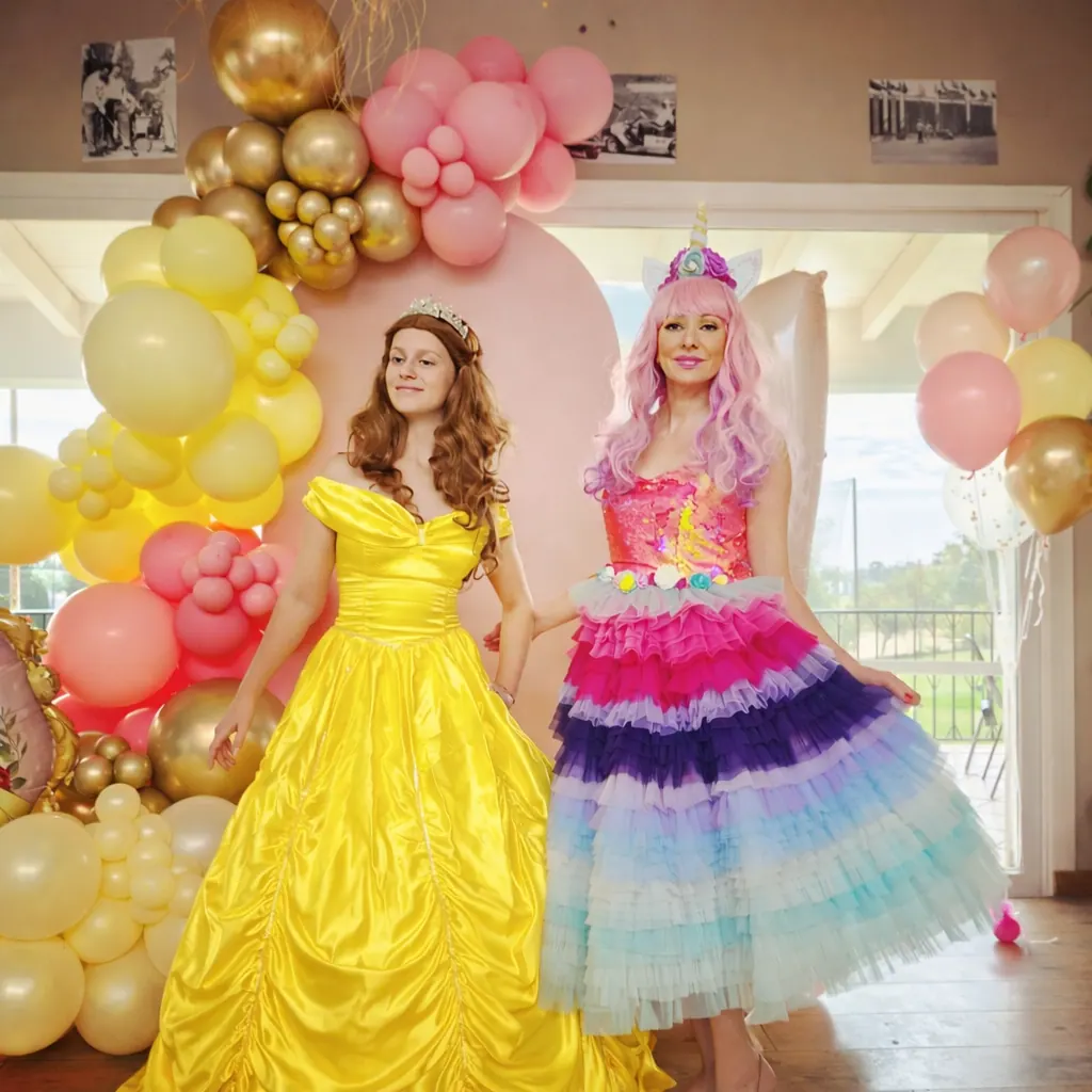 Equipo animando un cumpleaños